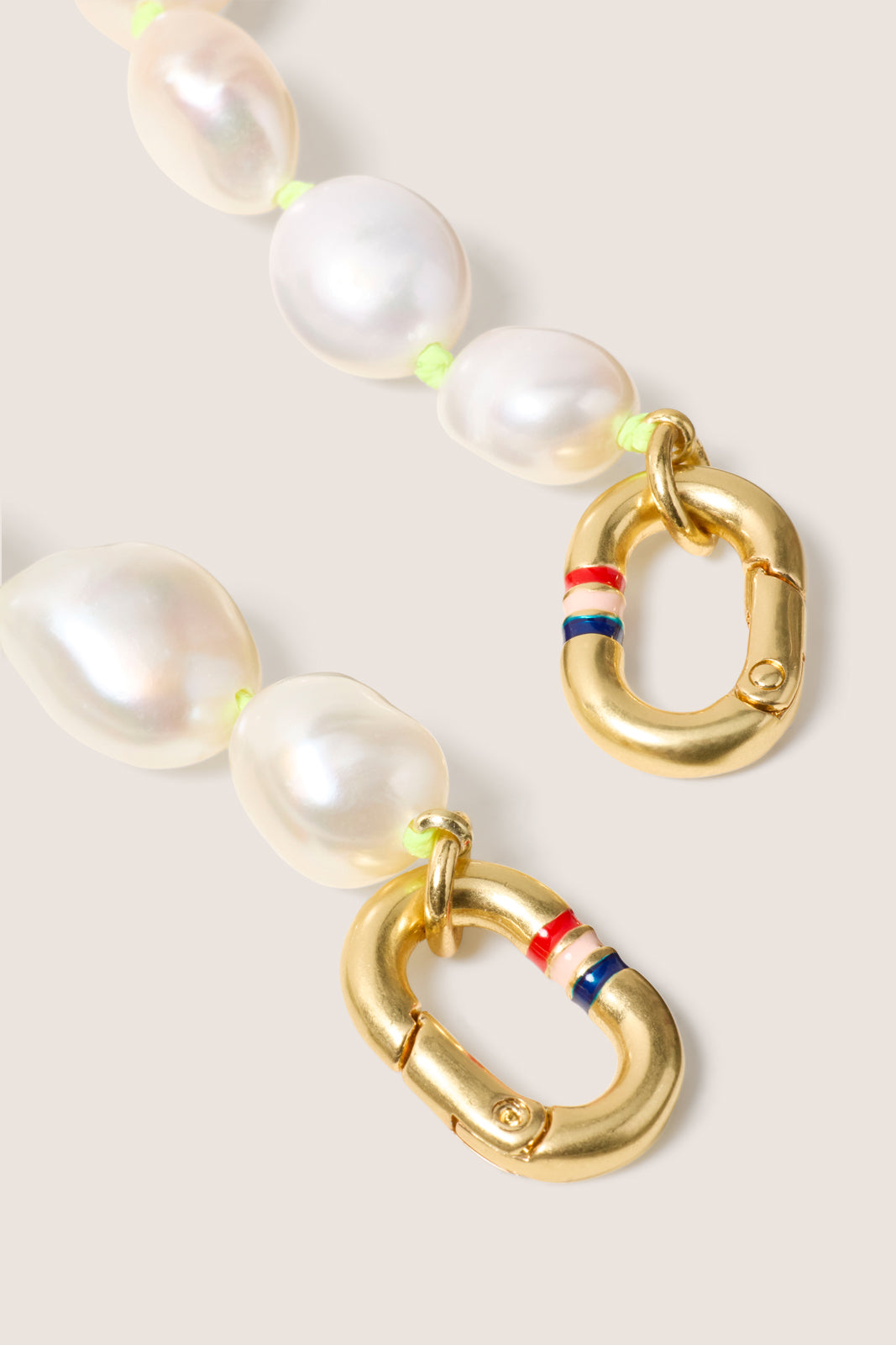 Le Pearl Necklace