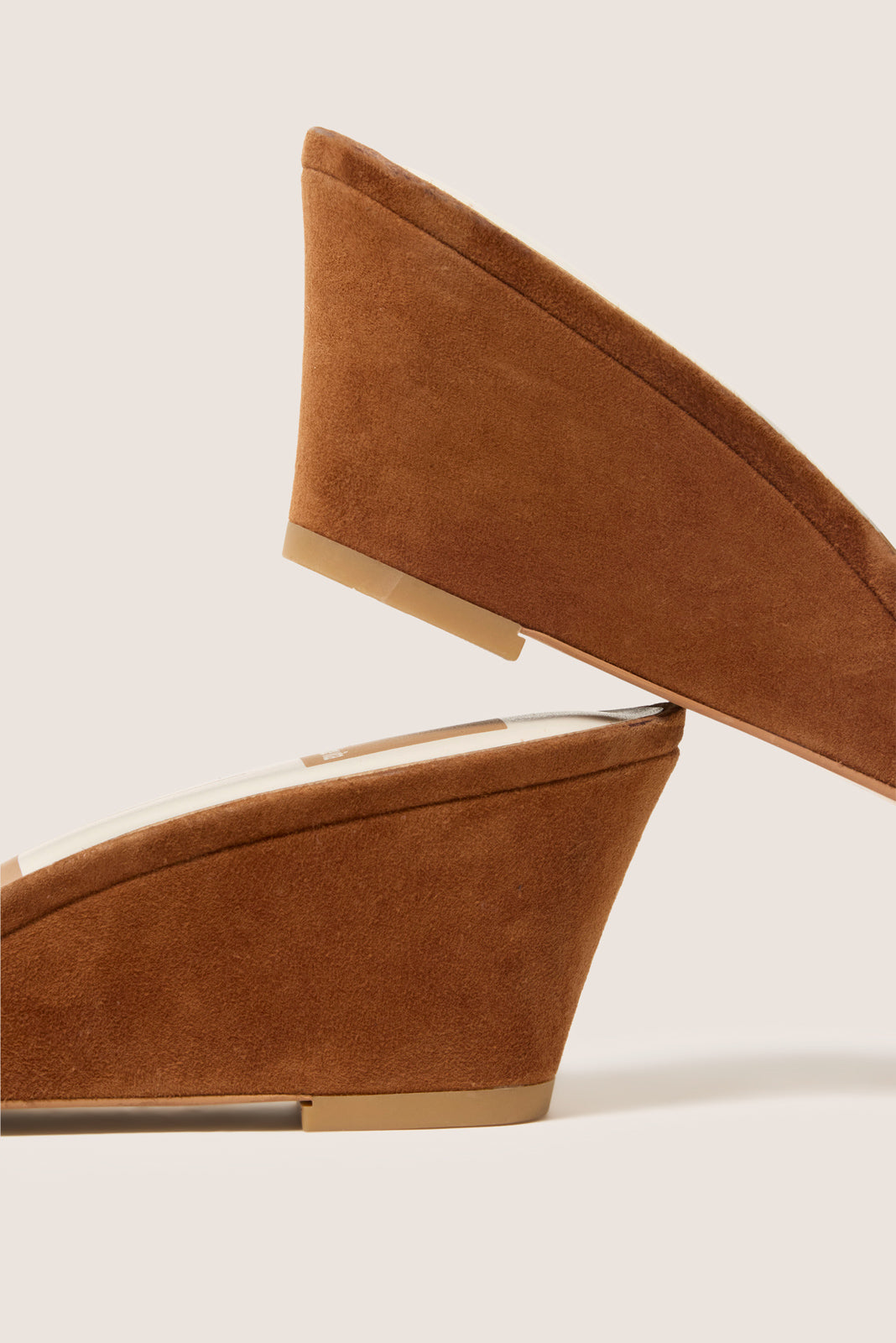 Qaily Wedge