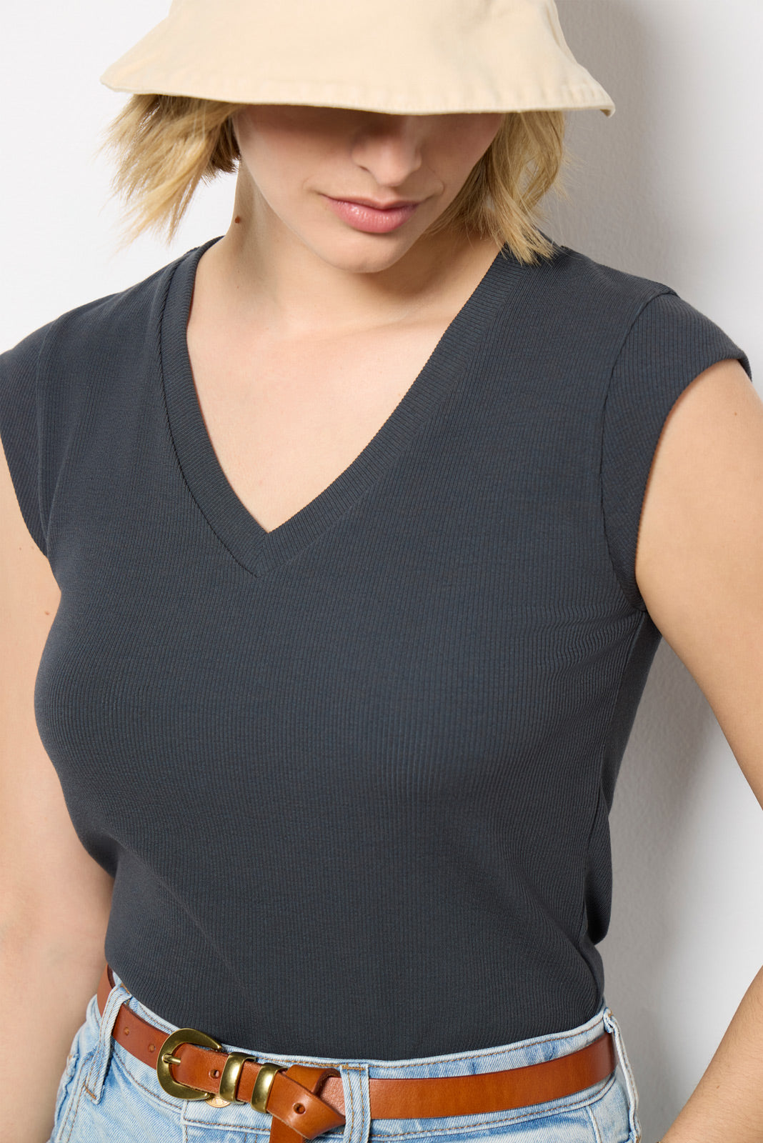 Oro Ribbed Tee