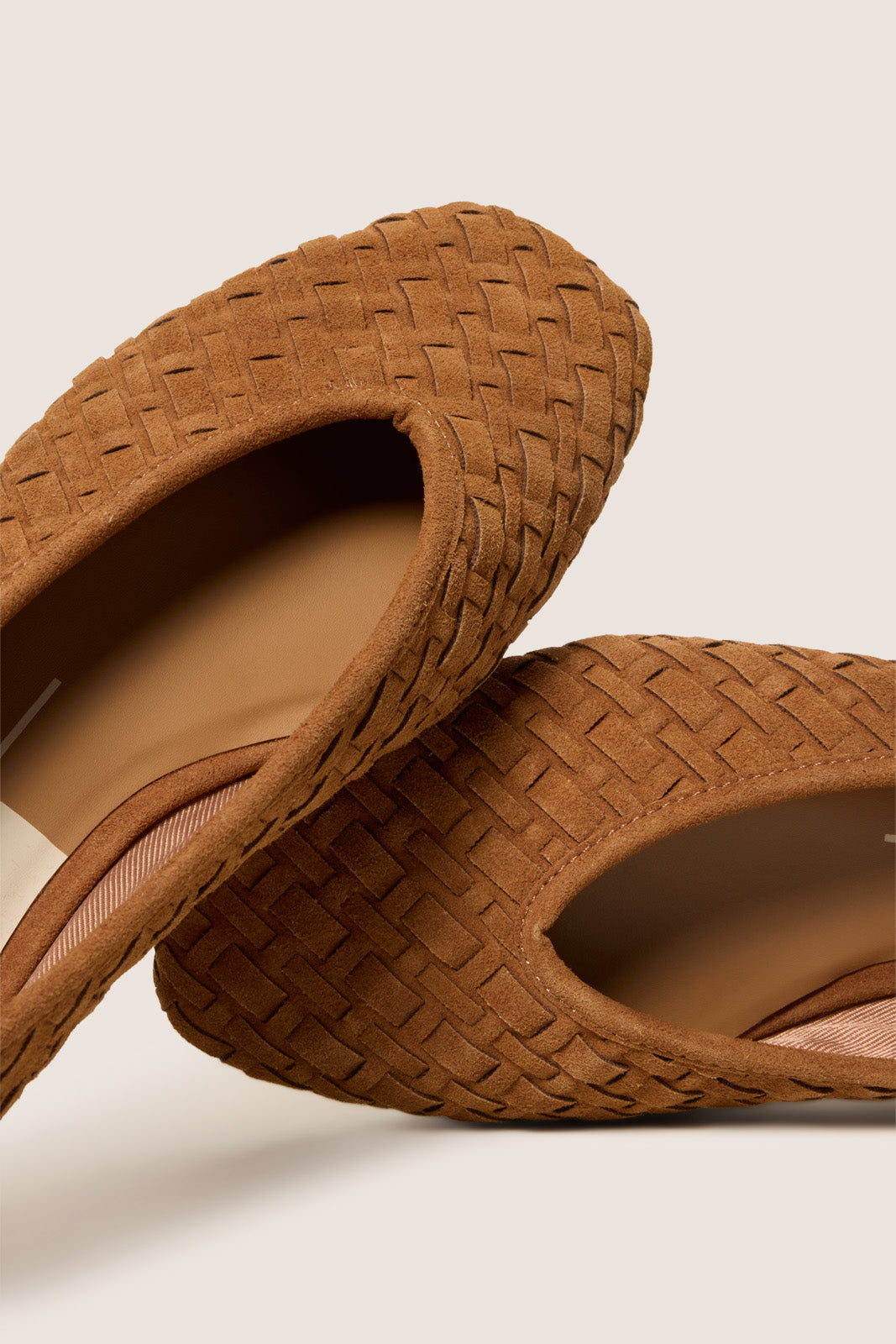 Megin Woven Flat