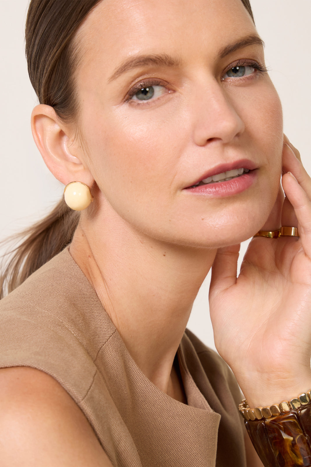 Vida Statement Earring