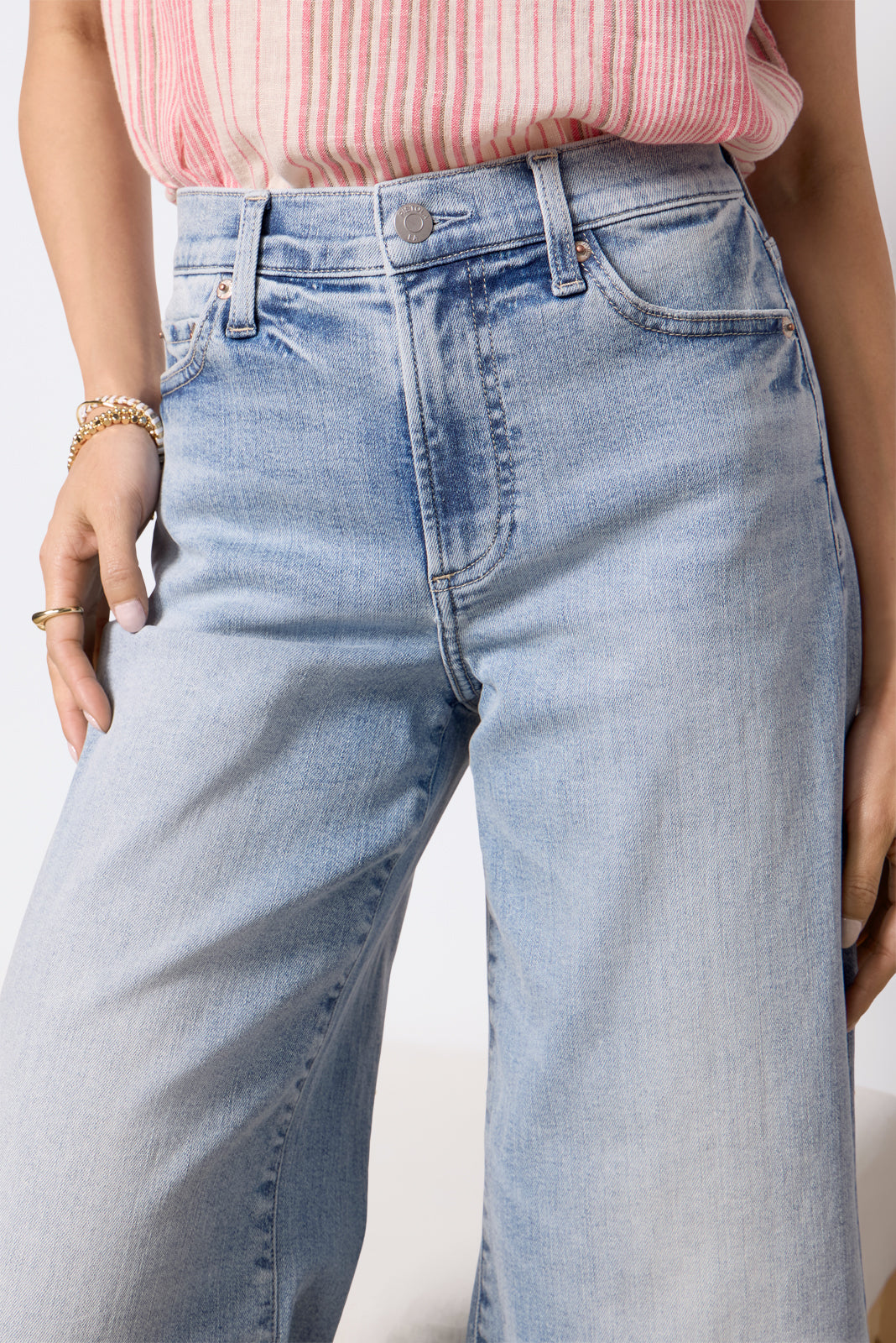 Petite Izzy Crop