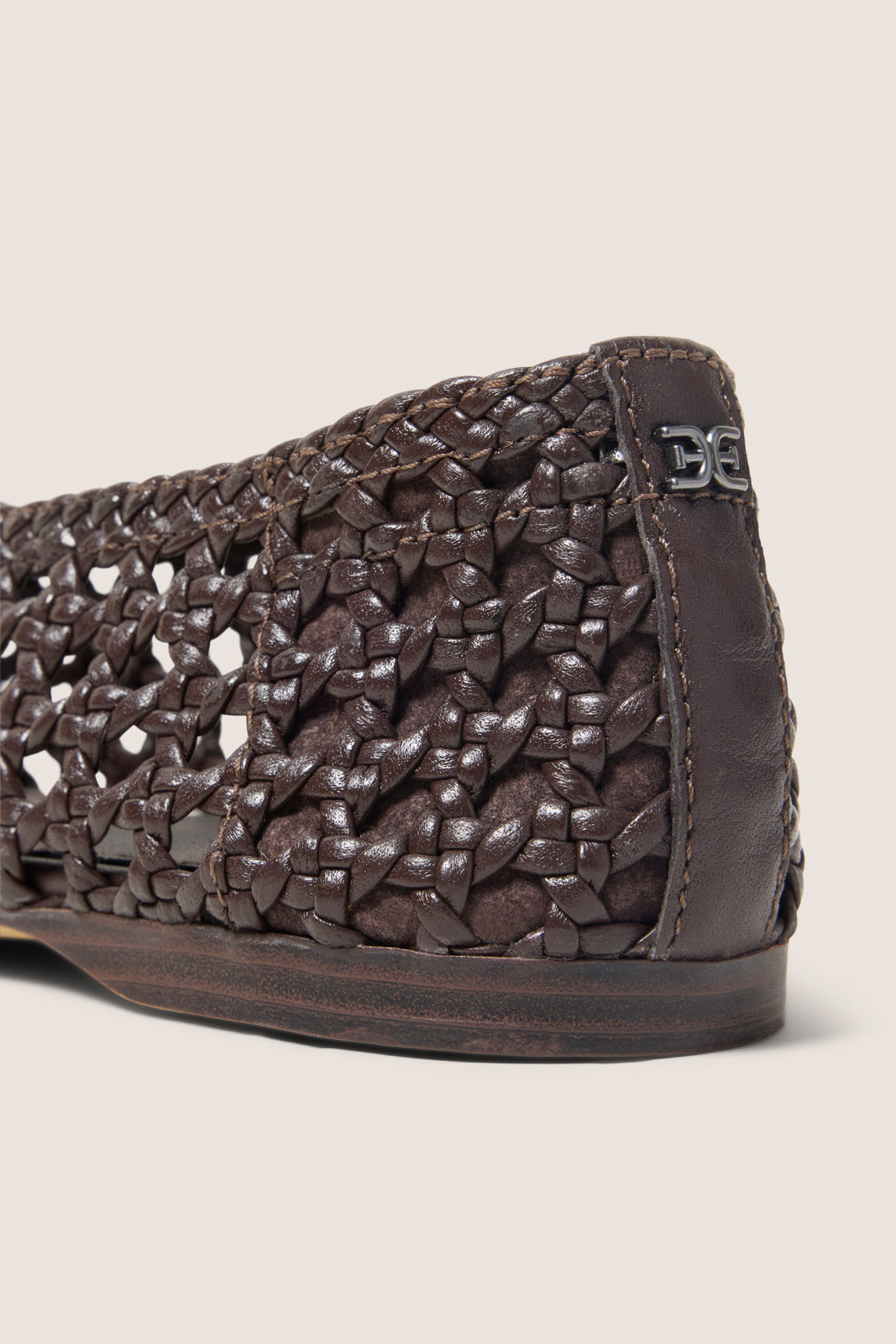 Shira Flat