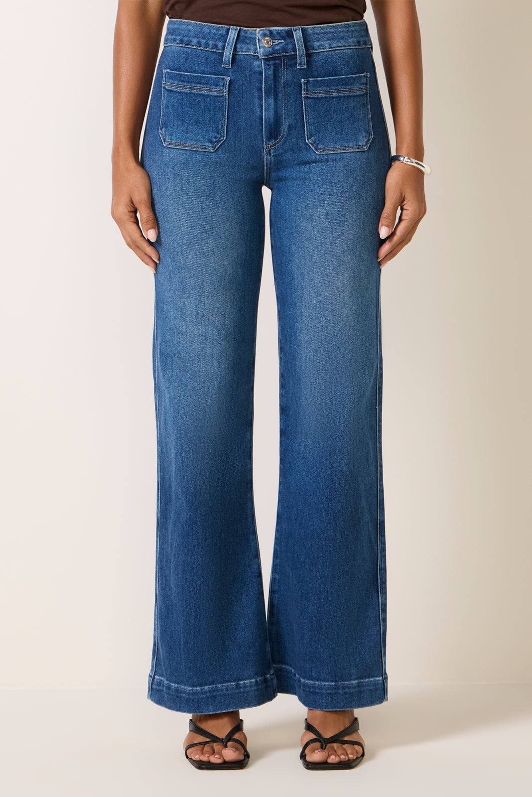 Leenah 32` w Welt Pocket