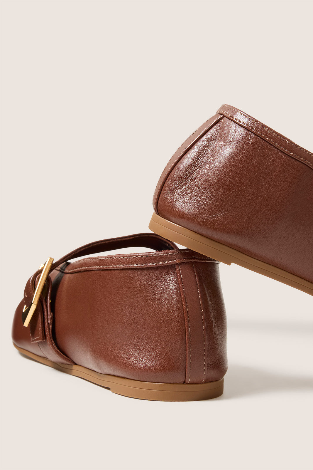 Vick Buckle Flat